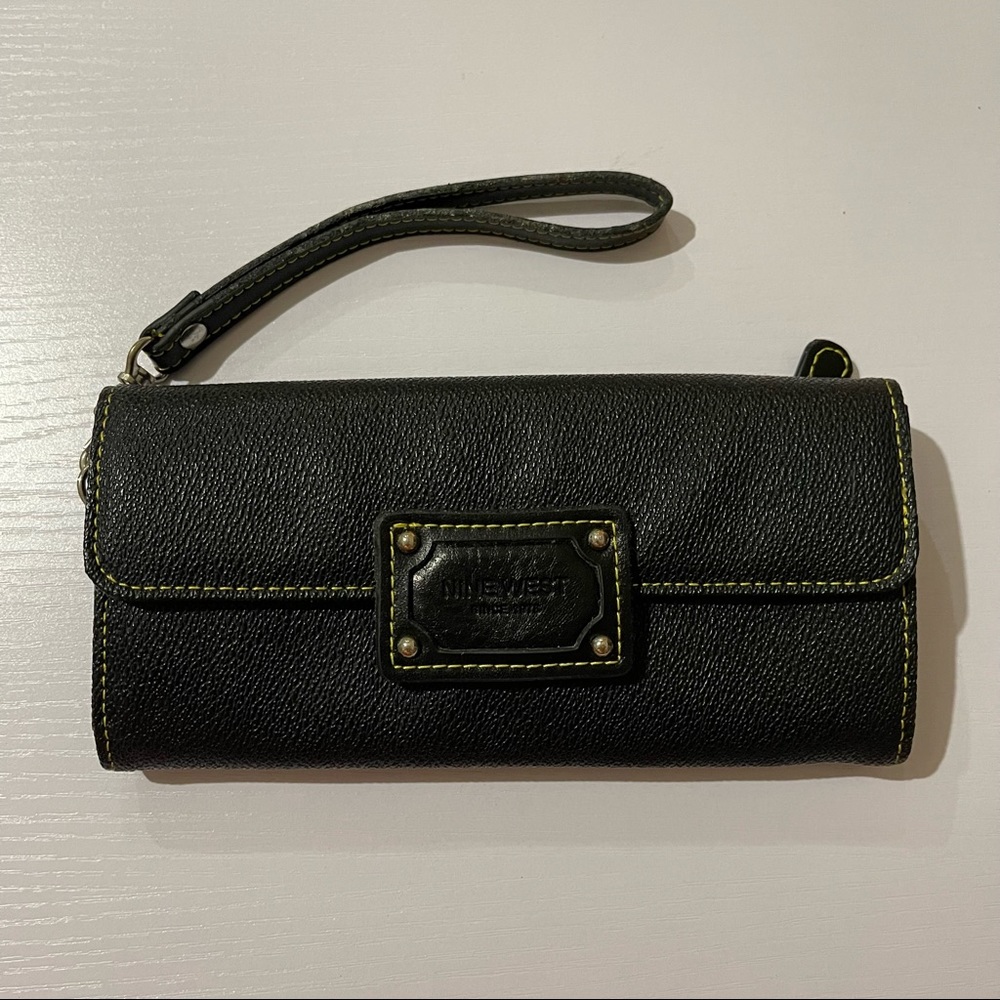 Nine West Wristlet